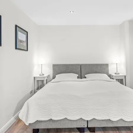 Apartment Lüdersburger Strasse 15b *