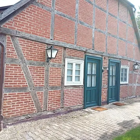 Apartment Lüdersburger Strasse 15b *